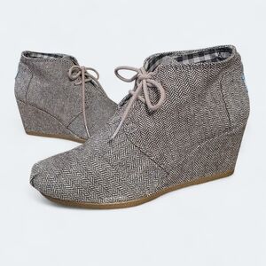 Tom's Desert Herringbone Wedges Size 7.5 Gray Wedge Ankle Boots Lace Up